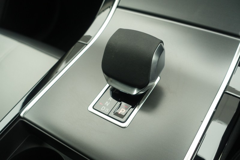 2024 (24) LAND ROVER RANGE ROVER VELAR 2.0 D200 MHEV Dynamic SE 5dr Auto 5195875