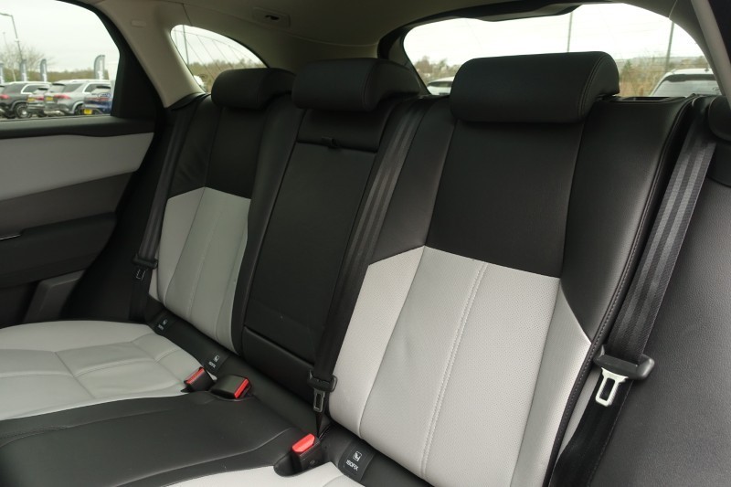 2024 (24) LAND ROVER RANGE ROVER VELAR 2.0 D200 MHEV Dynamic SE 5dr Auto 5195916