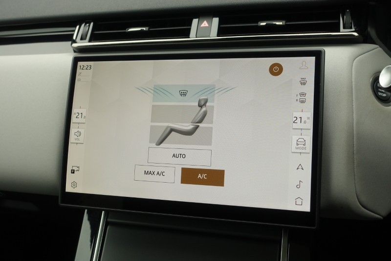 2024 (24) LAND ROVER RANGE ROVER VELAR 2.0 D200 MHEV Dynamic SE 5dr Auto 5195901