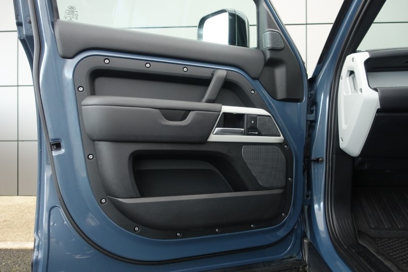 2022 (72) LAND ROVER COMMERCIAL DEFENDER 3.0 D250 Hard Top HSE Auto [3 Seat] 5216609