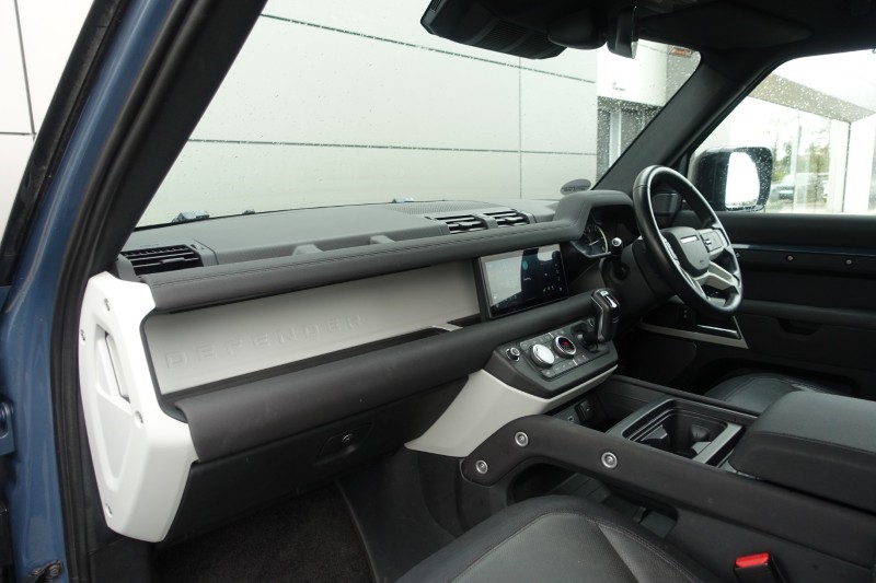 2022 (22) LAND ROVER DEFENDER 3.0 D250 X-Dynamic SE 90 3dr Auto 5256105