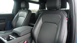 2022 (22) LAND ROVER DEFENDER 3.0 D250 X-Dynamic SE 90 3dr Auto 5256106