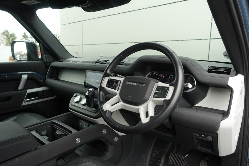 2022 (22) LAND ROVER DEFENDER 3.0 D250 X-Dynamic SE 90 3dr Auto 5256098
