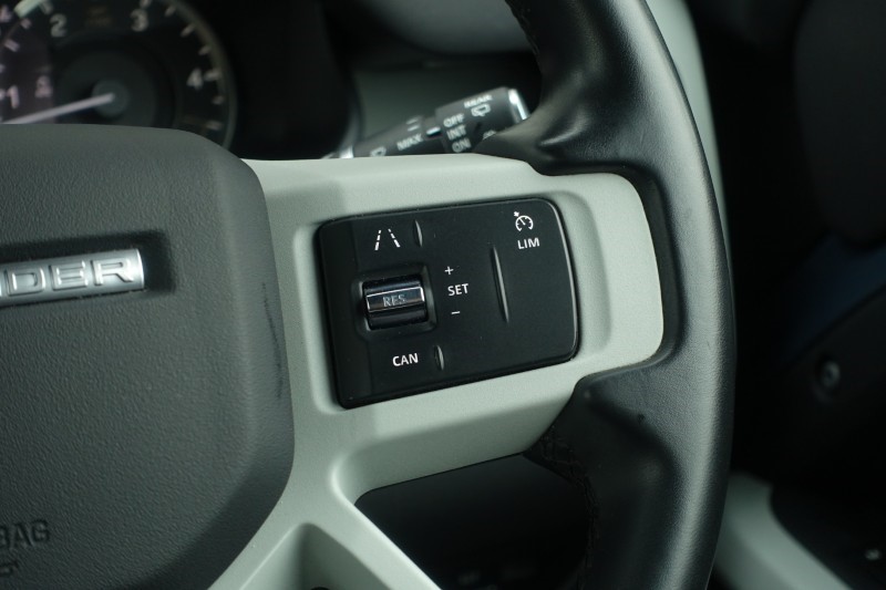 2022 (22) LAND ROVER DEFENDER 3.0 D250 X-Dynamic SE 90 3dr Auto 5256088