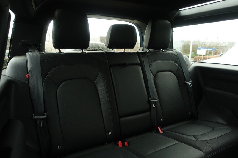 2022 (22) LAND ROVER DEFENDER 3.0 D250 X-Dynamic SE 90 3dr Auto 5256100