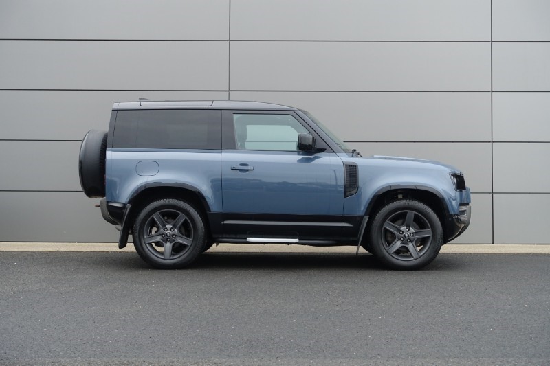 2022 (22) LAND ROVER DEFENDER 3.0 D250 X-Dynamic SE 90 3dr Auto 5256057