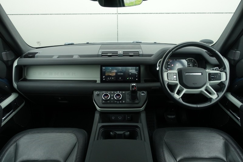 2022 (22) LAND ROVER DEFENDER 3.0 D250 X-Dynamic SE 90 3dr Auto 5256061