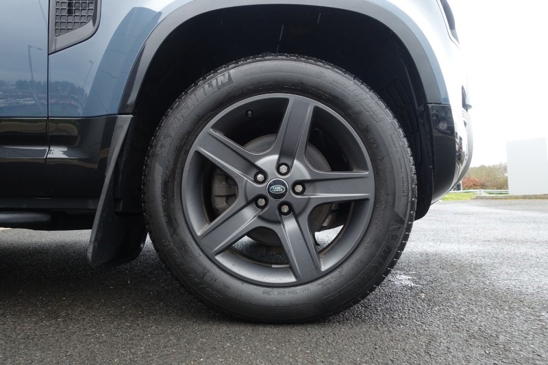 2022 (22) LAND ROVER DEFENDER 3.0 D250 X-Dynamic SE 90 3dr Auto 5256060