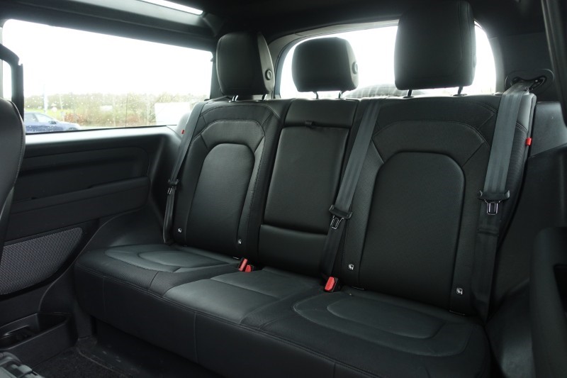 2022 (22) LAND ROVER DEFENDER 3.0 D250 X-Dynamic SE 90 3dr Auto 5256056