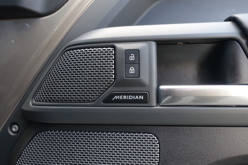 2023 (23) LAND ROVER DEFENDER 3.0 D300 X-Dynamic HSE 110 5dr Auto 5318965