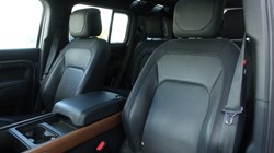 2023 (23) LAND ROVER DEFENDER 3.0 D300 X-Dynamic HSE 110 5dr Auto 5318977