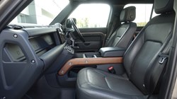2023 (23) LAND ROVER DEFENDER 3.0 D300 X-Dynamic HSE 110 5dr Auto 5318912