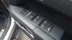 2023 (23) LAND ROVER DEFENDER 3.0 D300 X-Dynamic HSE 110 5dr Auto 5318966