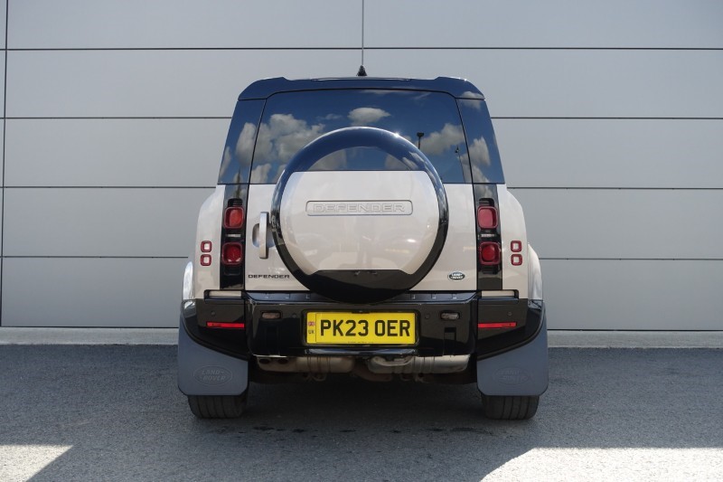 2023 (23) LAND ROVER DEFENDER 3.0 D300 X-Dynamic HSE 110 5dr Auto 5318915
