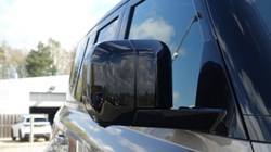 2023 (23) LAND ROVER DEFENDER 3.0 D300 X-Dynamic HSE 110 5dr Auto 5318929