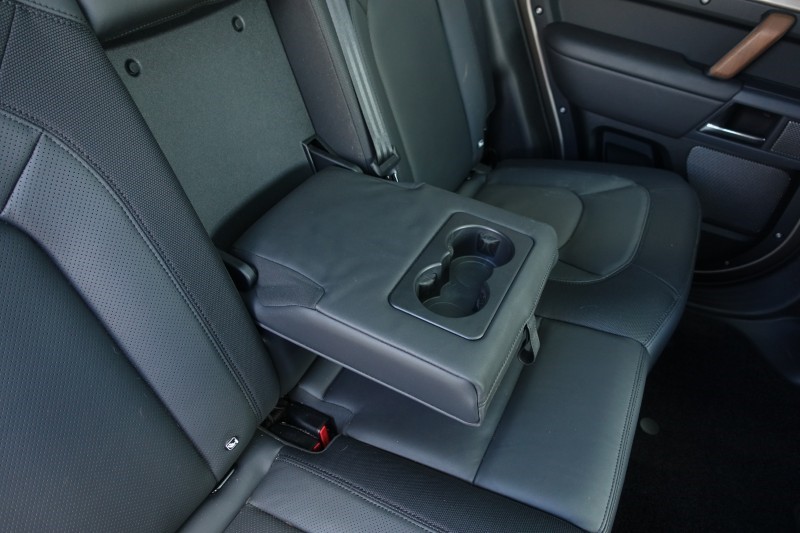 2023 (23) LAND ROVER DEFENDER 3.0 D300 X-Dynamic HSE 110 5dr Auto 5318970