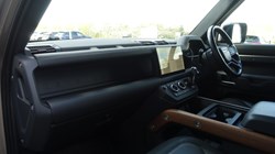 2023 (23) LAND ROVER DEFENDER 3.0 D300 X-Dynamic HSE 110 5dr Auto 5318974