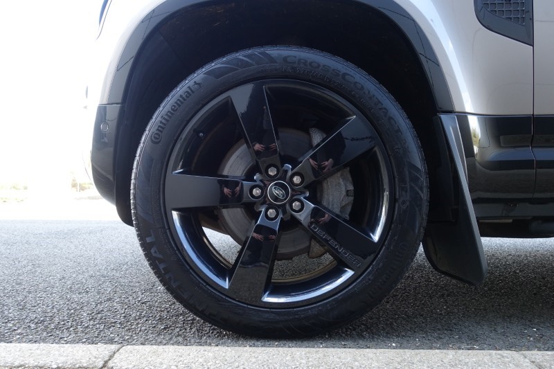 2023 (23) LAND ROVER DEFENDER 3.0 D300 X-Dynamic HSE 110 5dr Auto 5318936