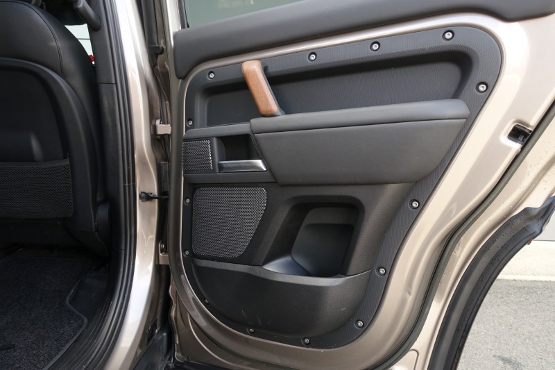 2023 (23) LAND ROVER DEFENDER 3.0 D300 X-Dynamic HSE 110 5dr Auto 5318967