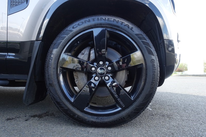 2023 (23) LAND ROVER DEFENDER 3.0 D300 X-Dynamic HSE 110 5dr Auto 5318917