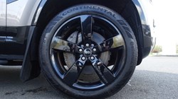 2023 (23) LAND ROVER DEFENDER 3.0 D300 X-Dynamic HSE 110 5dr Auto 5318917