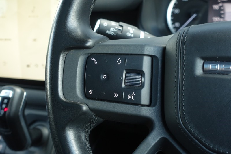 2023 (23) LAND ROVER DEFENDER 3.0 D300 X-Dynamic HSE 110 5dr Auto 5318945