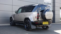 2023 (23) LAND ROVER DEFENDER 3.0 D300 X-Dynamic HSE 110 5dr Auto 5318911