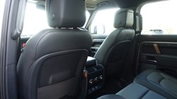 2023 (23) LAND ROVER DEFENDER 3.0 D300 X-Dynamic HSE 110 5dr Auto 5318971