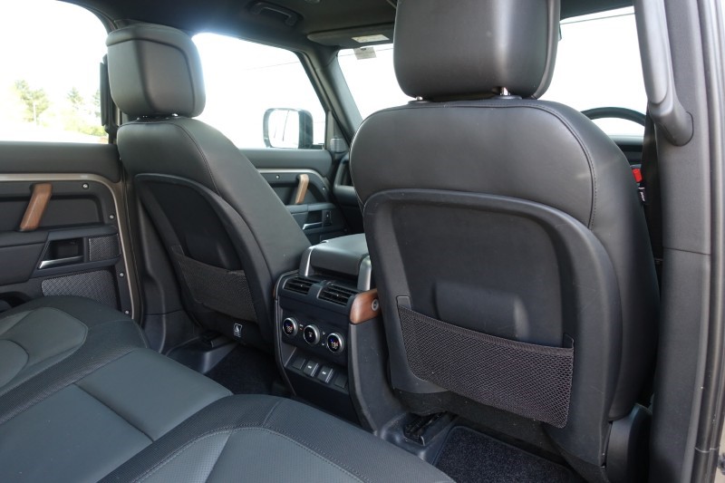 2023 (23) LAND ROVER DEFENDER 3.0 D300 X-Dynamic HSE 110 5dr Auto 5318968