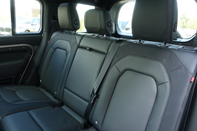 2023 (23) LAND ROVER DEFENDER 3.0 D300 X-Dynamic HSE 110 5dr Auto 5318972