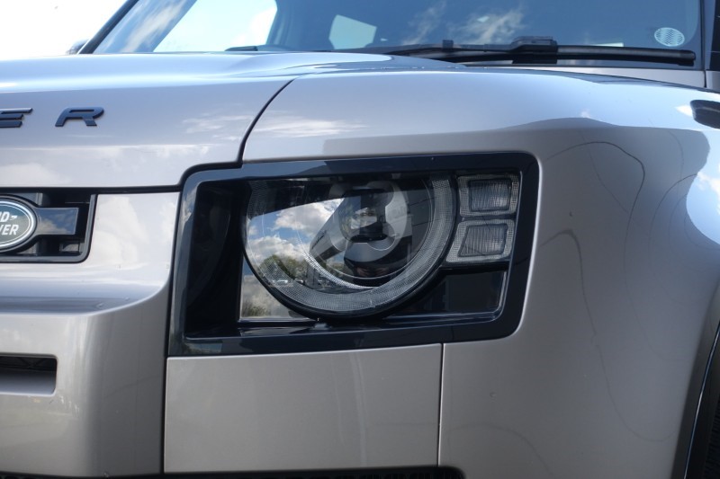 2023 (23) LAND ROVER DEFENDER 3.0 D300 X-Dynamic HSE 110 5dr Auto 5318938