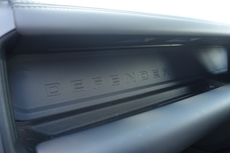 2023 (23) LAND ROVER DEFENDER 3.0 D300 X-Dynamic HSE 110 5dr Auto 5318975