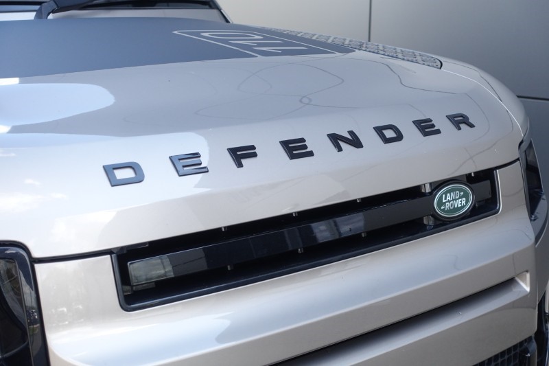 2023 (23) LAND ROVER DEFENDER 3.0 D300 X-Dynamic HSE 110 5dr Auto 5318928