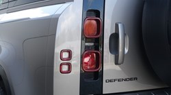 2023 (23) LAND ROVER DEFENDER 3.0 D300 X-Dynamic HSE 110 5dr Auto 5318926