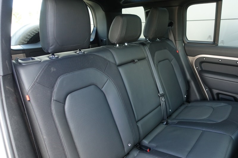 2023 (23) LAND ROVER DEFENDER 3.0 D300 X-Dynamic HSE 110 5dr Auto 5318969