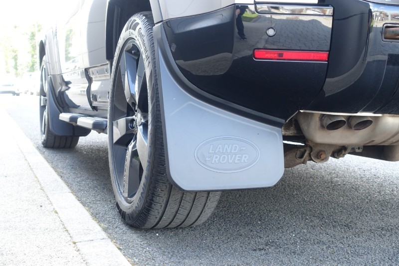 2023 (23) LAND ROVER DEFENDER 3.0 D300 X-Dynamic HSE 110 5dr Auto 5318935