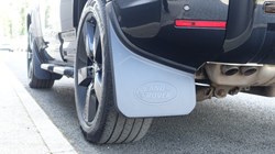 2023 (23) LAND ROVER DEFENDER 3.0 D300 X-Dynamic HSE 110 5dr Auto 5318935