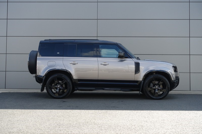 2023 (23) LAND ROVER DEFENDER 3.0 D300 X-Dynamic HSE 110 5dr Auto 5318914