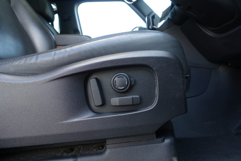 2023 (23) LAND ROVER DEFENDER 3.0 D300 X-Dynamic HSE 110 5dr Auto 5318963