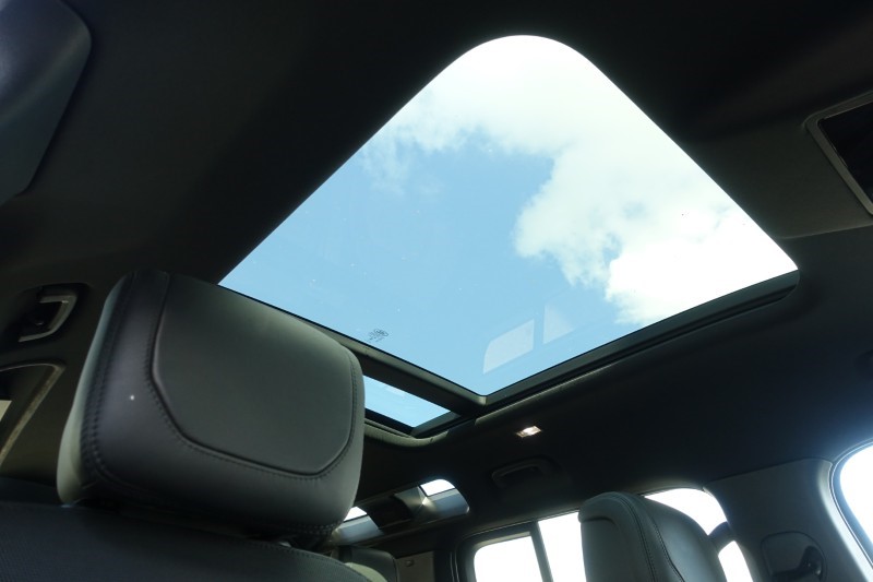 2023 (23) LAND ROVER DEFENDER 3.0 D300 X-Dynamic HSE 110 5dr Auto 5318961