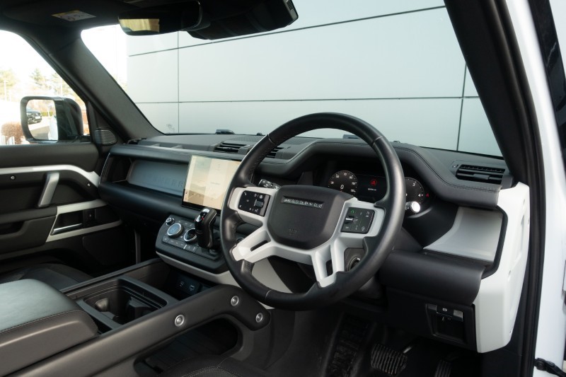 2023 (73) LAND ROVER DEFENDER 3.0 D250 X-Dynamic HSE 90 3dr Auto 5124082