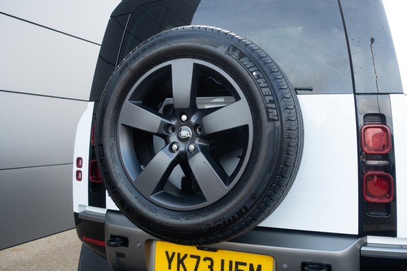 2023 (73) LAND ROVER DEFENDER 3.0 D250 X-Dynamic HSE 90 3dr Auto 5124063