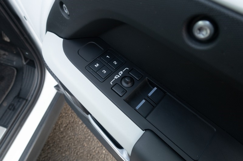 2023 (73) LAND ROVER DEFENDER 3.0 D250 X-Dynamic HSE 90 3dr Auto 5124089