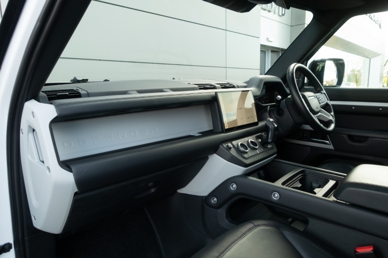 2023 (73) LAND ROVER DEFENDER 3.0 D250 X-Dynamic HSE 90 3dr Auto 5124093
