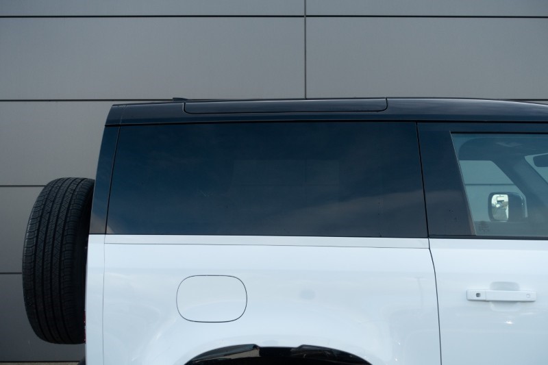 2023 (73) LAND ROVER DEFENDER 3.0 D250 X-Dynamic HSE 90 3dr Auto 5124059