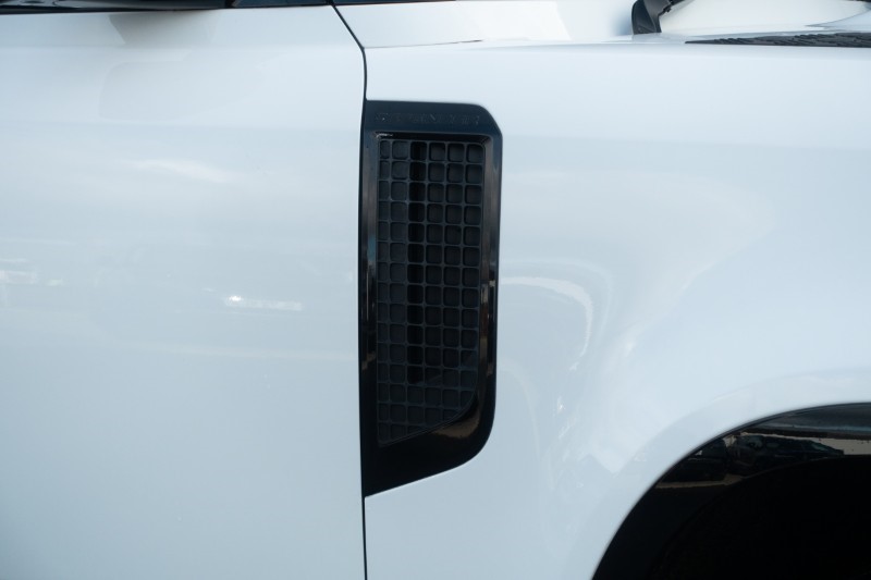 2023 (73) LAND ROVER DEFENDER 3.0 D250 X-Dynamic HSE 90 3dr Auto 5124055