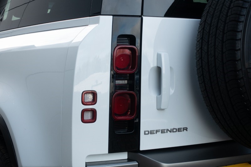 2023 (73) LAND ROVER DEFENDER 3.0 D250 X-Dynamic HSE 90 3dr Auto 5124054