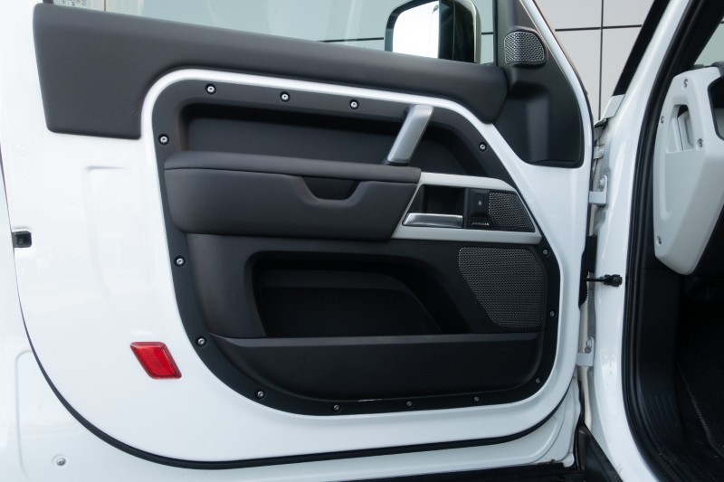 2023 (73) LAND ROVER DEFENDER 3.0 D250 X-Dynamic HSE 90 3dr Auto 5124091