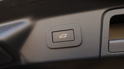 2023 (73) LAND ROVER RANGE ROVER VELAR 2.0 D200 MHEV Dynamic SE 5dr Auto 5255031