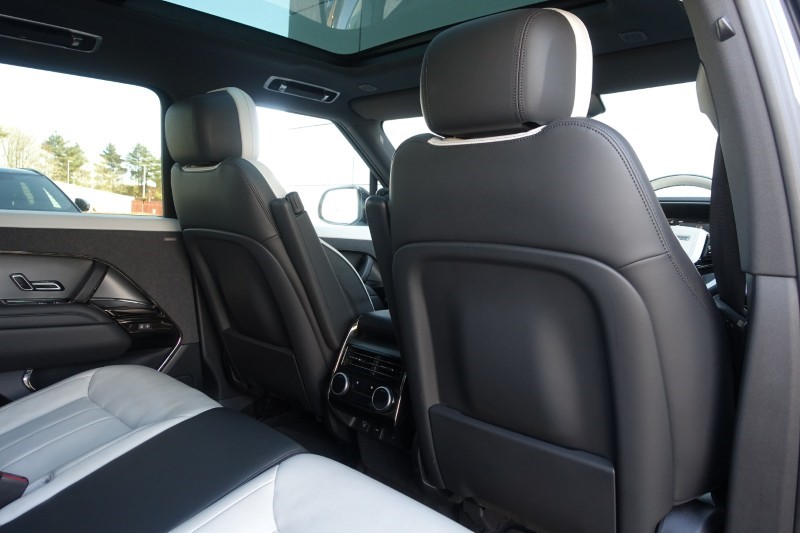 2024 (24) LAND ROVER RANGE ROVER SPORT 3.0 D300 Dynamic SE 5dr Auto 5261351